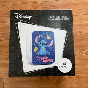 NEW Disney Stitch Mini Thermoelectric Cooler  4L Mini Fridge Makeup / 6 Cans